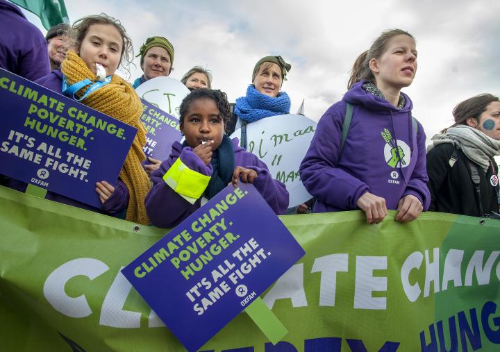 Carbon Emissions: The Polluting Rich and Their Surreal Denial of Climate Change 92 Join the community of #ClimateChangers | Oxfam International